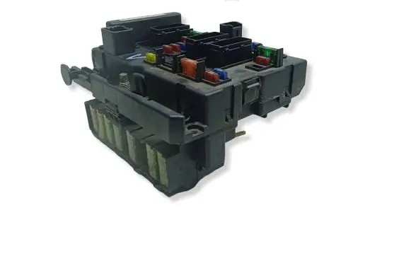 Peugeot 307 Fuse module 9646405280KASACJA 9646405280