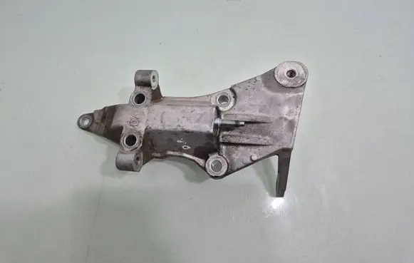Infiniti QX60 L50 Engine mounting bracket 038162