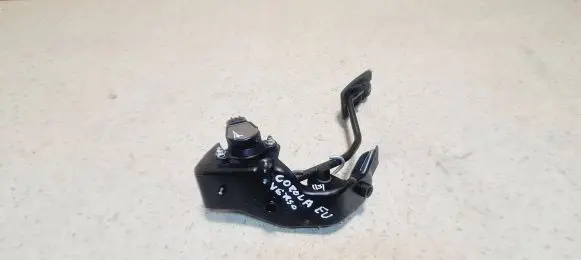 Toyota Corolla Verso AR10 Accelerator throttle pedal 8928152021 1983003041 1115