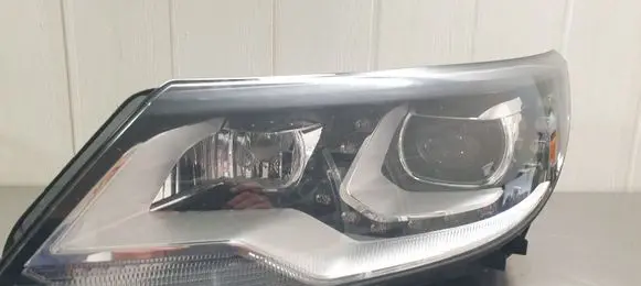 Volkswagen Tiguan Headlight/headlamp 5N1941751 1ZS01074811