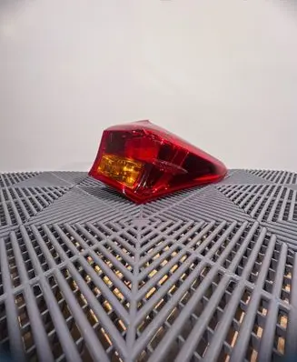 Toyota Auris E180 Rear/tail lights 12V1701W 81556 02730
