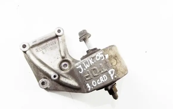 Jeep Grand Cherokee (WK) Engine mount bracket
