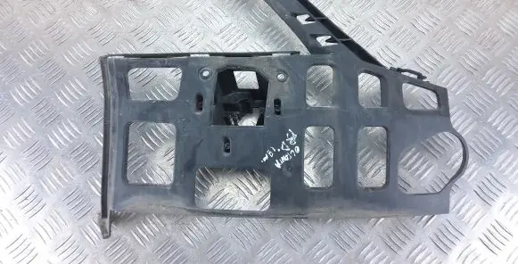 Skoda Octavia Mk3 (5E) Front bumper mounting bracket 5E0807056F