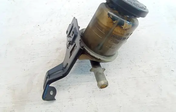 Toyota Corolla Verso E121 Power steering fluid tank/reservoir
