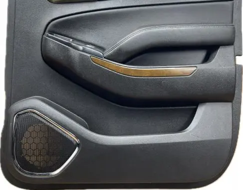 GMC Yukon Front door card panel trim 84365656