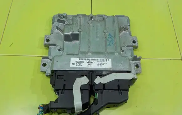 Ford Kuga II Engine control unit/module FV6A12B684BB