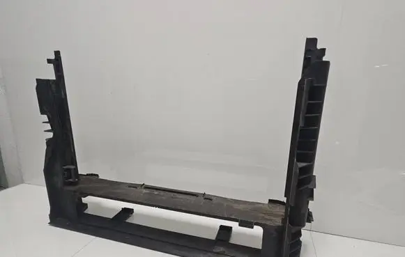 BMW 5 E60 E61 Radiator support slam panel bracket 7787443 22793115 PA66GF30