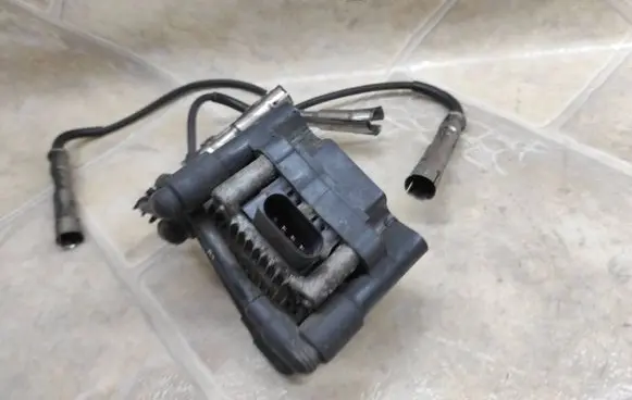 Volkswagen Caddy High voltage ignition coil 032905106B 311720