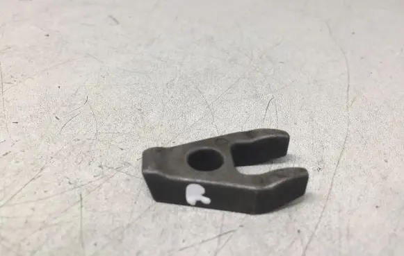 Chrysler Voyager Fuel Injector clamp holder