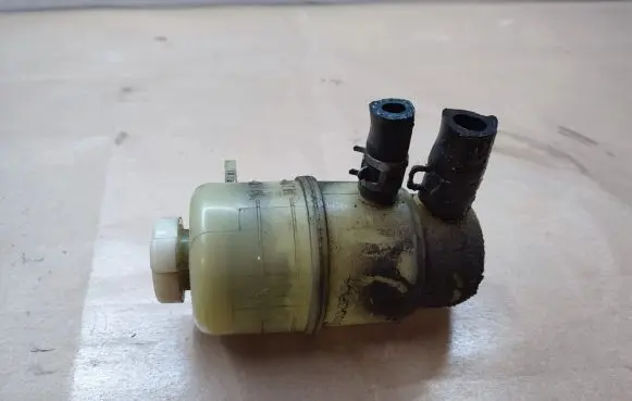 Peugeot 4007 Power steering fluid tank/reservoir