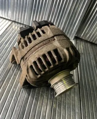 Opel Astra H Generator/alternator 0124425020