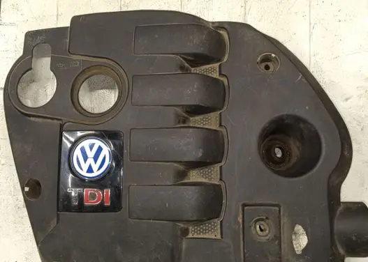 Volkswagen PASSAT B5 Engine cover (trim) 0134271