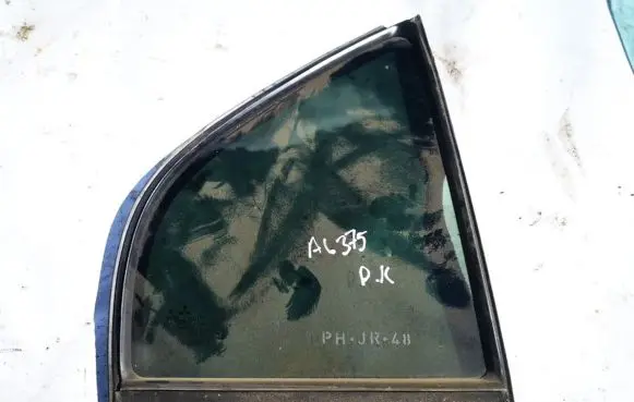 Mitsubishi Carisma Rear vent window glass 