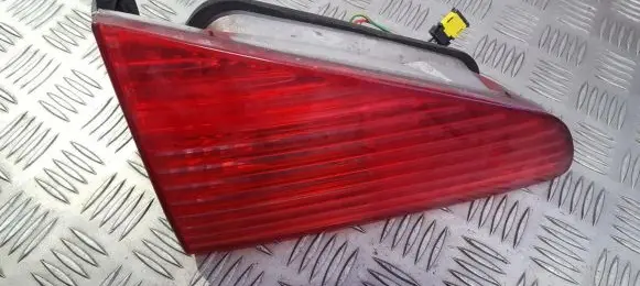 Peugeot 607 Tailgate rear/tail lights