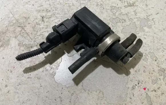Seat Alhambra (Mk1) Turbo solenoid valve 1J0906627