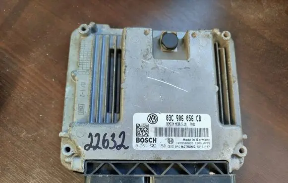 Volkswagen Golf V Engine control unit/module 03c906056cb 0261s02150