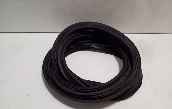 Fiat 500L Loading door rubber seal (on body) 