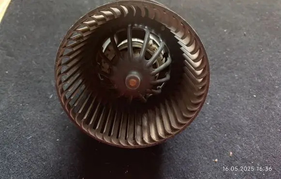 Nissan Note (E11) Heater fan/blower F567217D