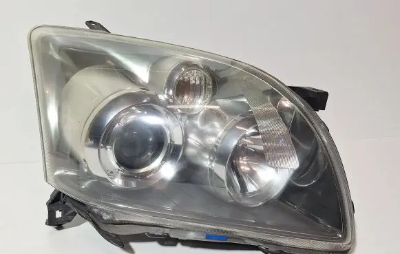 Toyota Avensis T250 Headlight/headlamp E411332 8596724010 390007849