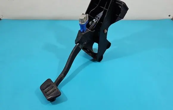 Ford Mustang V Pedal assembly BR33-2450-AC IMPRK1463509