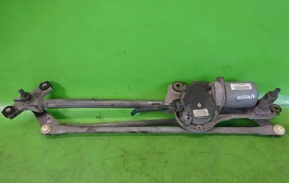 Toyota Camry Front wiper linkage and motor 85010AA040