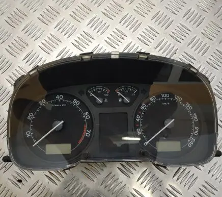 Skoda Octavia Mk2 (1Z) Speedometer (instrument cluster) 1U0920811B