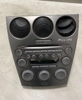 Mazda 6 Radio/CD/DVD/GPS head unit FF011068B