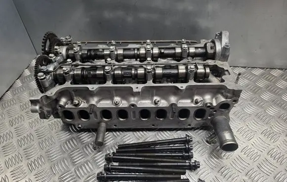 Lexus IS 220D-250-350 Engine head 6Z08848 878802 BH4