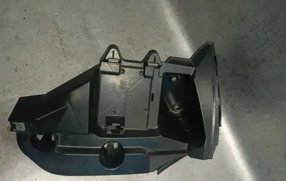 BMW X6 F16 Bumper support mounting bracket corner 7338285