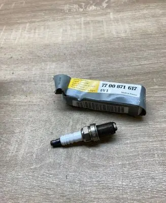 Renault 21 Spark plug 7700871617