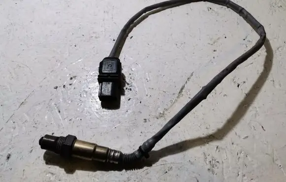 Volkswagen PASSAT B7 Lambda probe sensor 0281004148