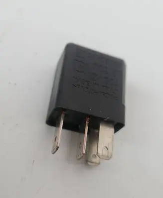 Opel Omega B2 Hazard warning light relay 24432680 70221 12V20A