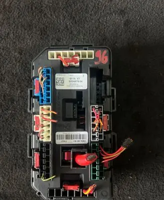 BMW 3 F30 F35 F31 Fuse module 19098000001 9224879 27022013
