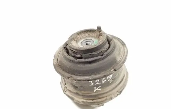 Mercedes-Benz C W203 Engine mount bracket A2102400617