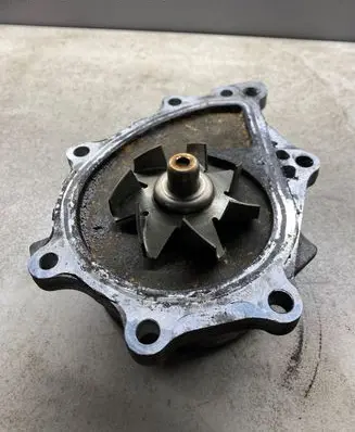 Toyota Avensis T270 Water pump