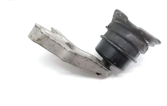 Skoda Fabia Mk2 (5J) Engine mount bracket 6Q0199185S