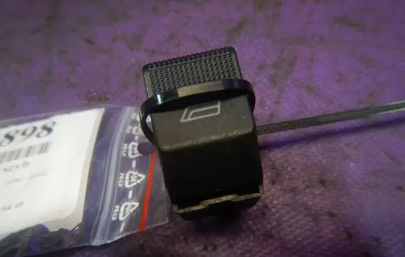 Seat Ibiza II (6k) Quarter vent window switch 6H0959855A