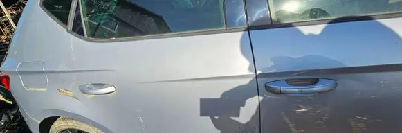Seat Leon (5F) Rear door