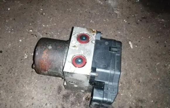 Hyundai Trajet ABS Pump 589103A100