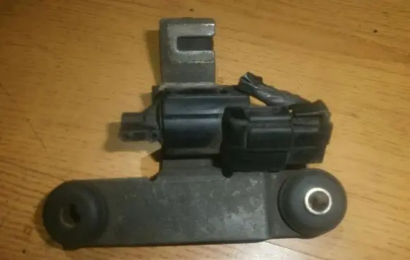 Mitsubishi Carisma Turbo solenoid valve k5t49682