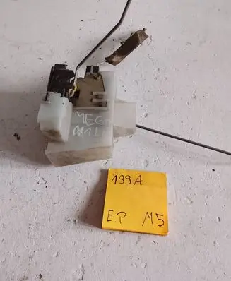 Renault Megane I Front door lock 899798566