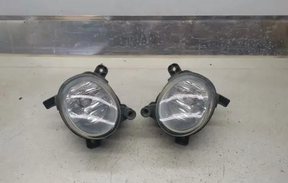 Volkswagen PASSAT CC Fog light set 8T0941699 8T0941700
