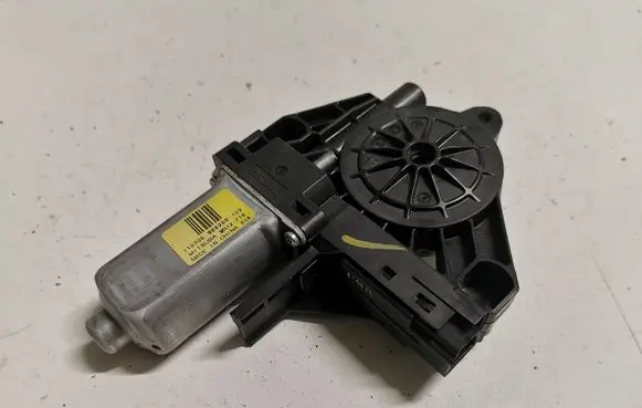 Volvo S60 Front door window regulator motor 966268