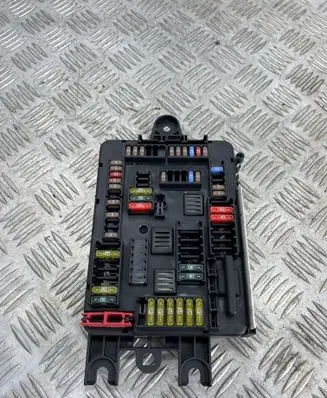 BMW 3 F30 F35 F31 Fuse module 926111103
