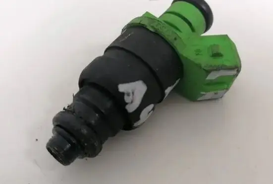 Audi A4 S4 B6 8E 8H Fuel injector 078133551BB