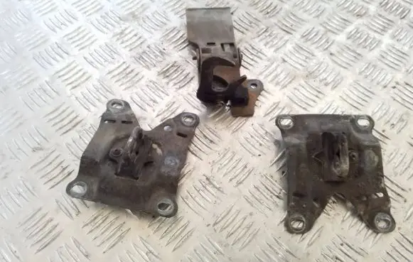 Audi A8 S8 D4 4H Engine bonnet/hood lock/latch loop/hook 4H0823485C