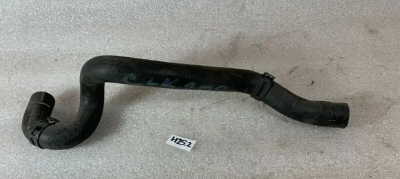Mercedes-Benz C W203 Engine coolant pipe/hose A2038301896