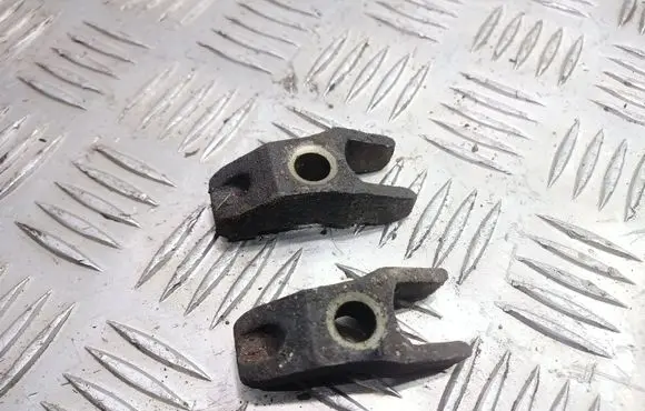 Volkswagen Polo III 6N 6N2 6NF Fuel Injector clamp holder