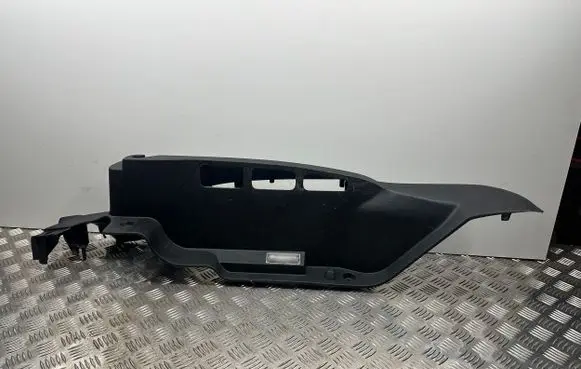 (D)pillar trim (top)