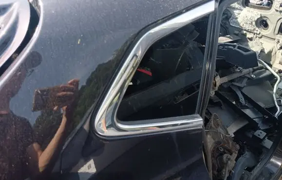 Nissan Qashqai Rear side window